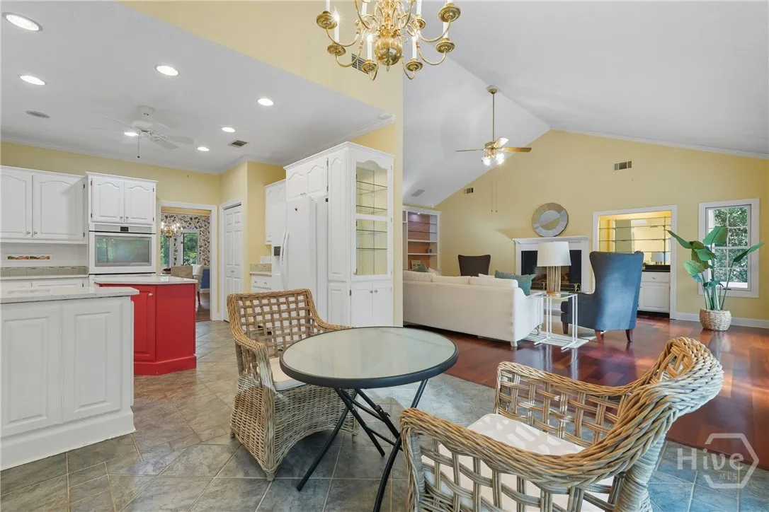 Savannah, Georgia 31411, United States, 4 Bedrooms Bedrooms, ,4 BathroomsBathrooms,Residential,Pending,223301