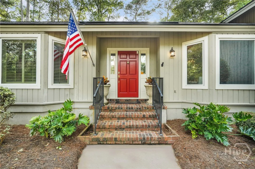 Savannah, Georgia 31411, United States, 4 Bedrooms Bedrooms, ,4 BathroomsBathrooms,Residential,Pending,223301