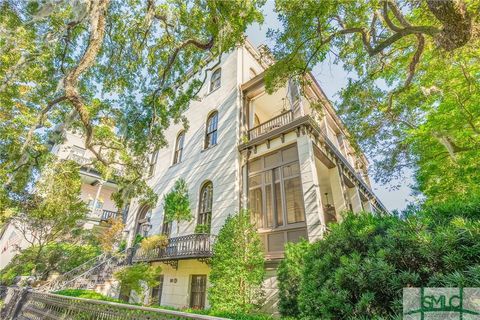 20 W Gaston Street Savannah GA 31401