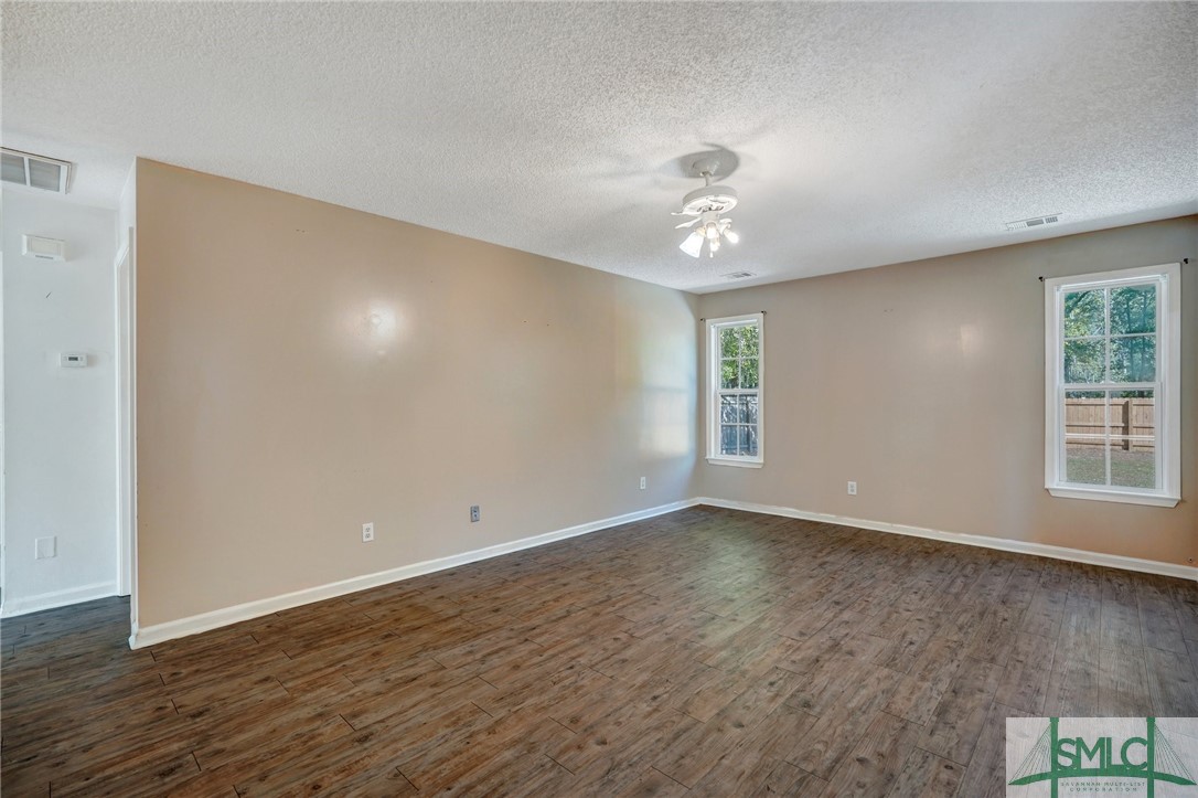 412 Middleground Road