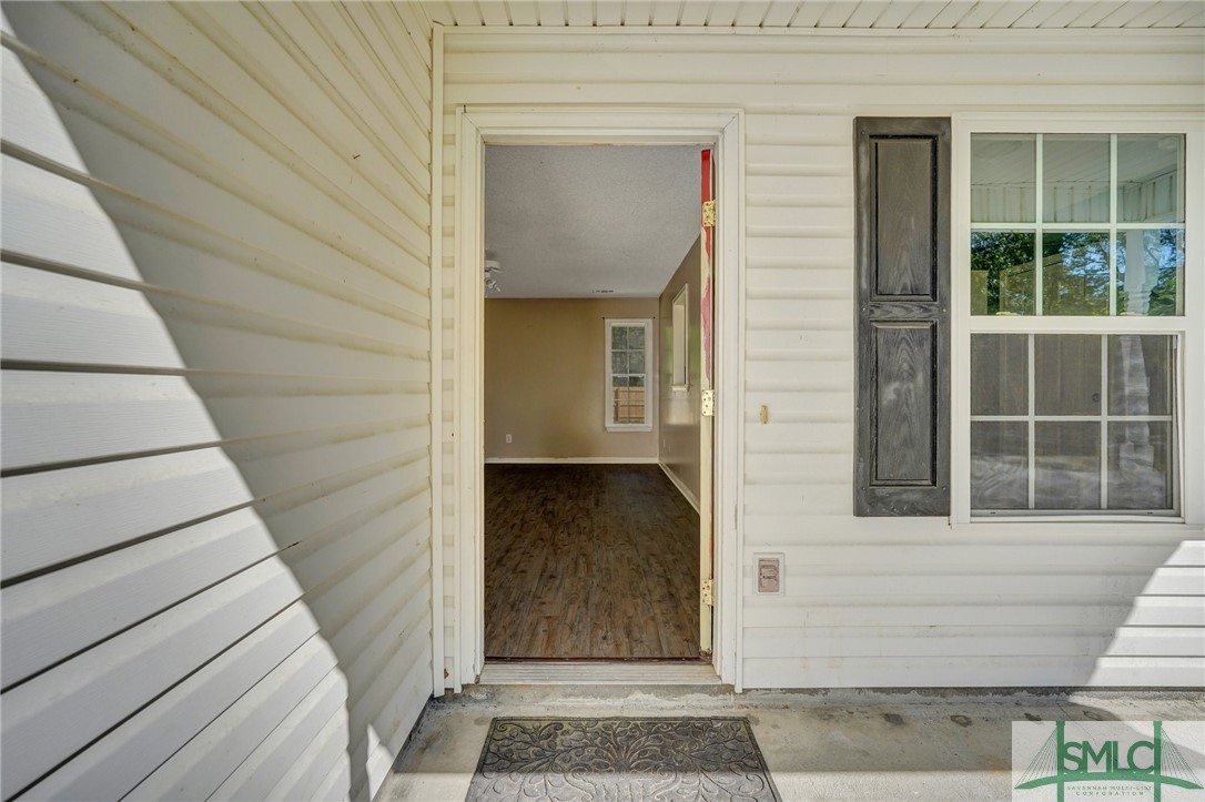 412 Middleground Road