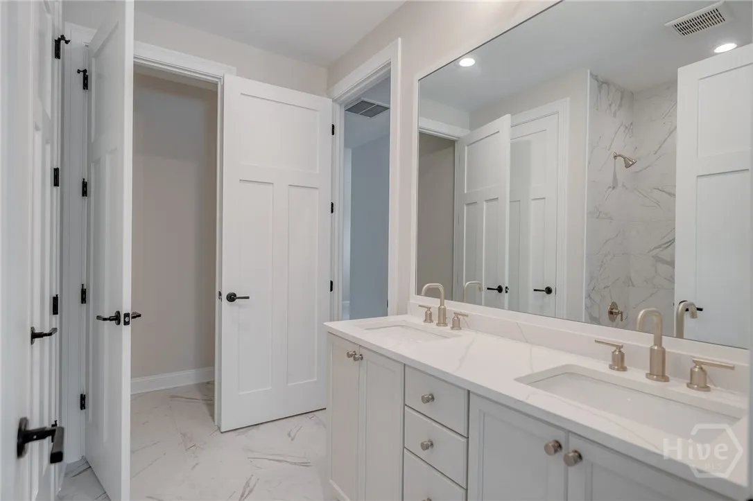 Savannah, Georgia 31411, United States, 4 Bedrooms Bedrooms, ,4 BathroomsBathrooms,Residential,Active,130991