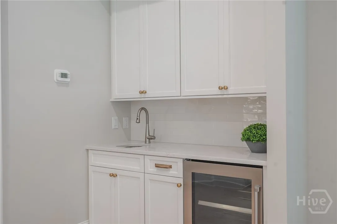 Savannah, Georgia 31411, United States, 4 Bedrooms Bedrooms, ,4 BathroomsBathrooms,Residential,Active,130991