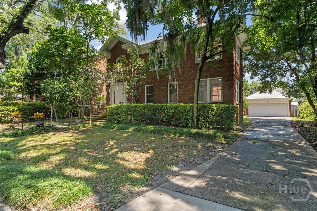 206 E 46th Street