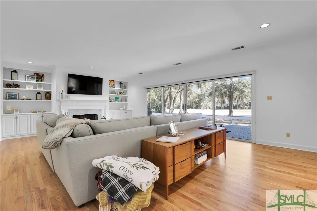 Savannah, Georgia 31411, United States, 3 Bedrooms Bedrooms, ,4 BathroomsBathrooms,Residential,Pending,9200