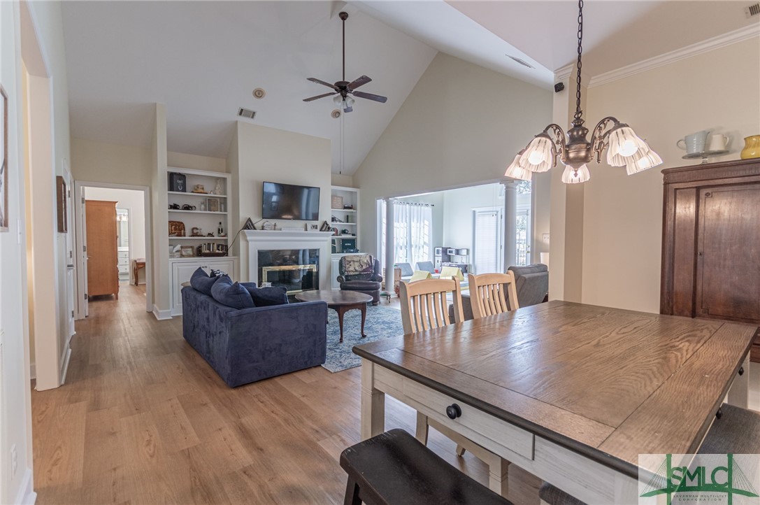 8 Laurel Oak Court