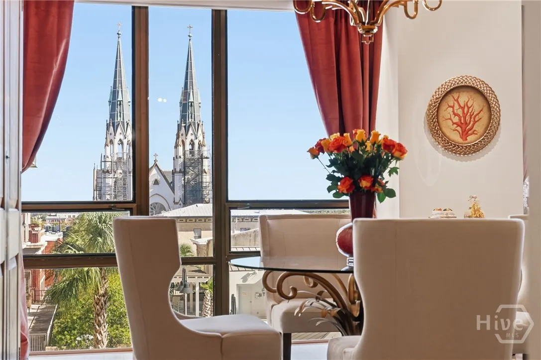 Savannah, Georgia 31401, United States, 1 Bedroom Bedrooms, ,2 BathroomsBathrooms,Residential,Active,247805