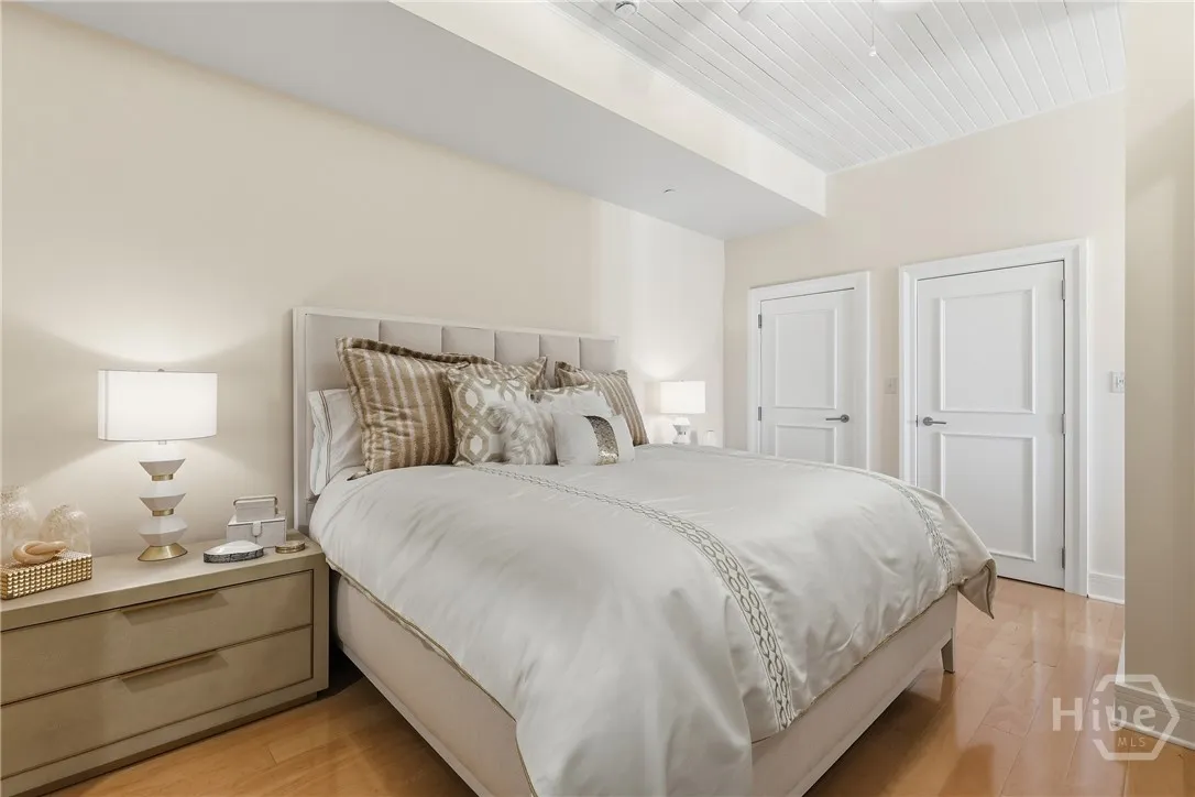 Savannah, Georgia 31401, United States, 1 Bedroom Bedrooms, ,2 BathroomsBathrooms,Residential,Active,247805