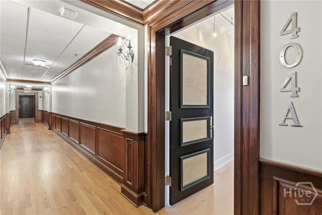 Savannah, Georgia 31401, United States, 1 Bedroom Bedrooms, ,2 BathroomsBathrooms,Residential,Active,247805