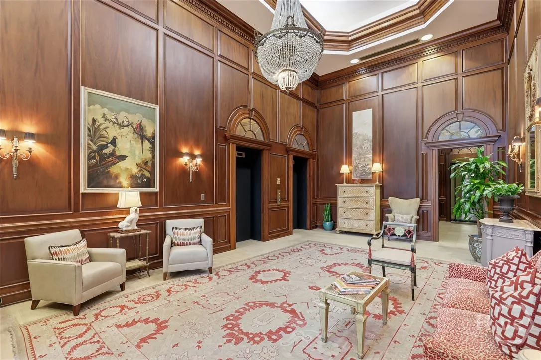 Savannah, Georgia 31401, United States, 1 Bedroom Bedrooms, ,2 BathroomsBathrooms,Residential,Active,247805