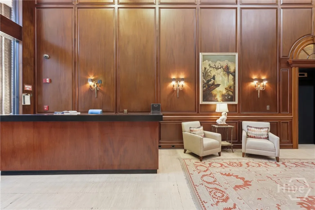 Savannah, Georgia 31401, United States, 1 Bedroom Bedrooms, ,2 BathroomsBathrooms,Residential,Active,247805