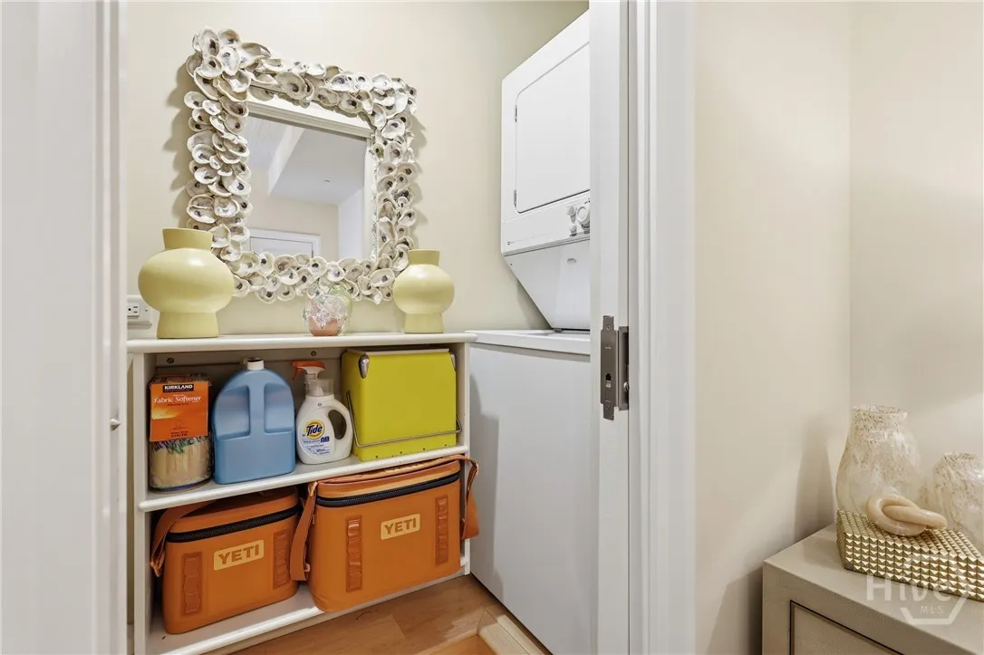 Savannah, Georgia 31401, United States, 1 Bedroom Bedrooms, ,2 BathroomsBathrooms,Residential,Active,247805