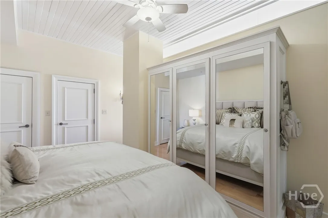 Savannah, Georgia 31401, United States, 1 Bedroom Bedrooms, ,2 BathroomsBathrooms,Residential,Active,247805