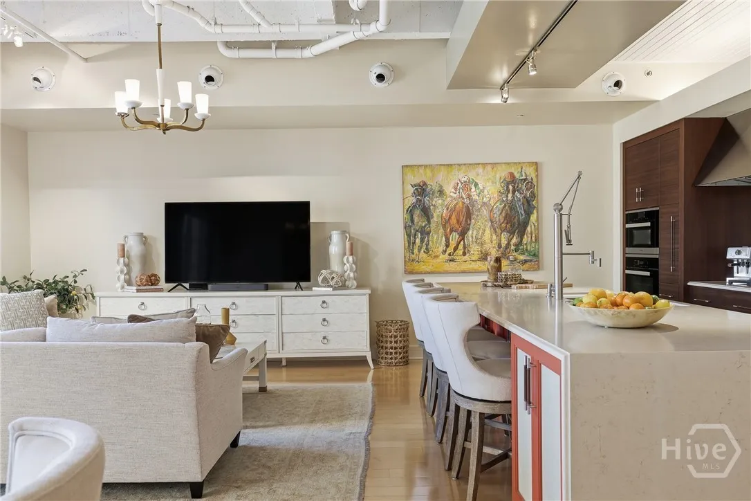 Savannah, Georgia 31401, United States, 1 Bedroom Bedrooms, ,2 BathroomsBathrooms,Residential,Active,247805