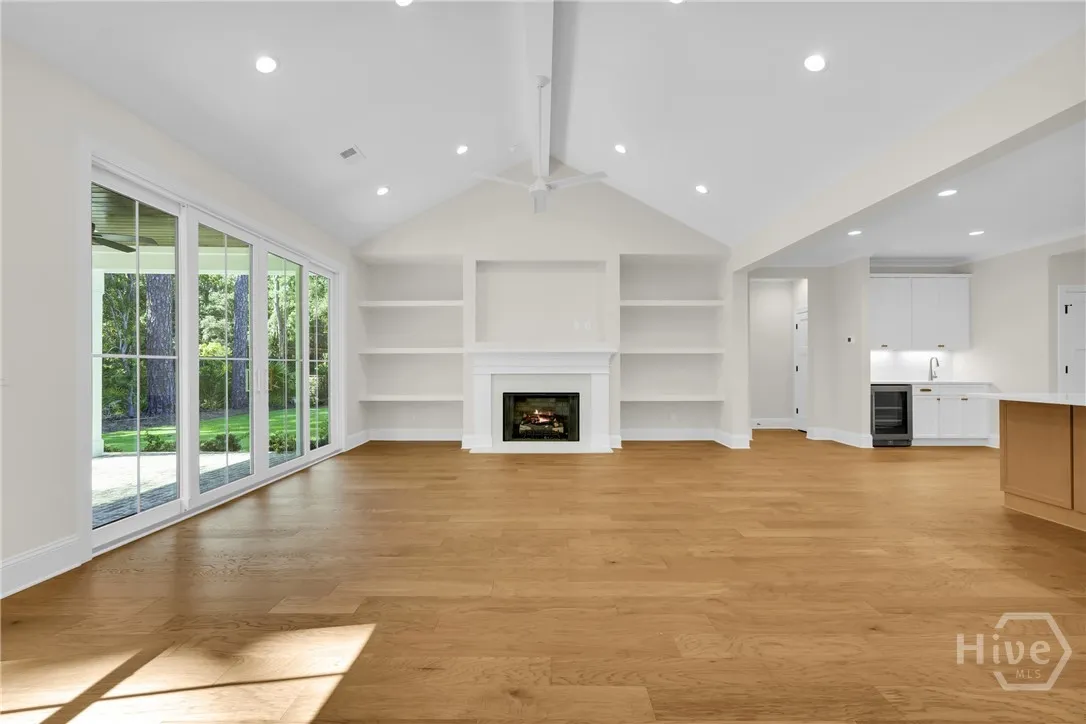 Savannah, Georgia 31411, United States, 3 Bedrooms Bedrooms, ,4 BathroomsBathrooms,Residential,Active,131032