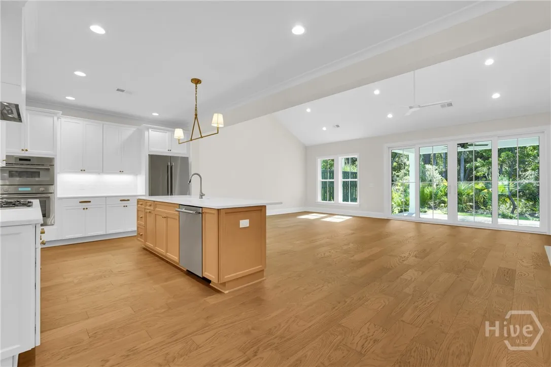 Savannah, Georgia 31411, United States, 3 Bedrooms Bedrooms, ,4 BathroomsBathrooms,Residential,Active,131032