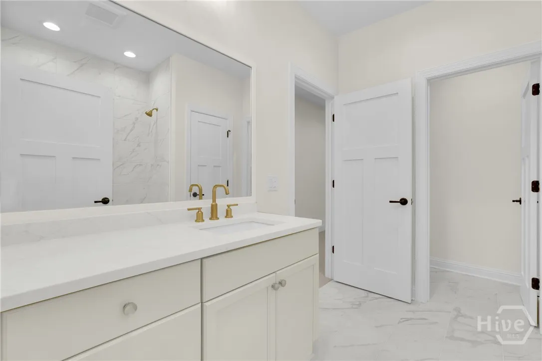 Savannah, Georgia 31411, United States, 3 Bedrooms Bedrooms, ,4 BathroomsBathrooms,Residential,Active,131032