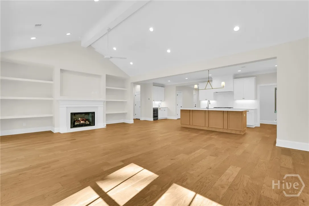 Savannah, Georgia 31411, United States, 3 Bedrooms Bedrooms, ,4 BathroomsBathrooms,Residential,Active,131032