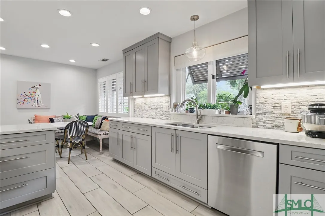 Savannah, Georgia 31411, United States, 3 Bedrooms Bedrooms, ,3 BathroomsBathrooms,Residential,Pending,127418