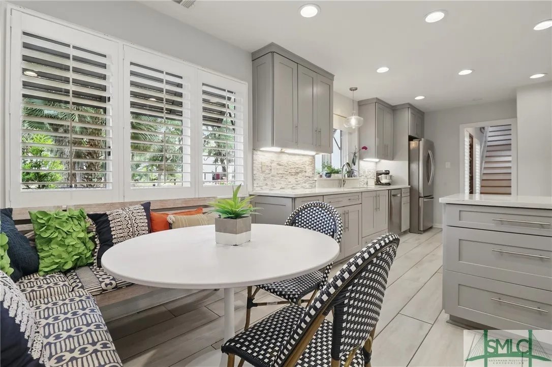 Savannah, Georgia 31411, United States, 3 Bedrooms Bedrooms, ,3 BathroomsBathrooms,Residential,Pending,127418