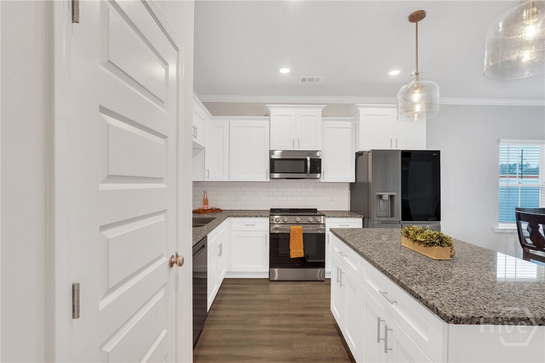 100 Stafford Loop
