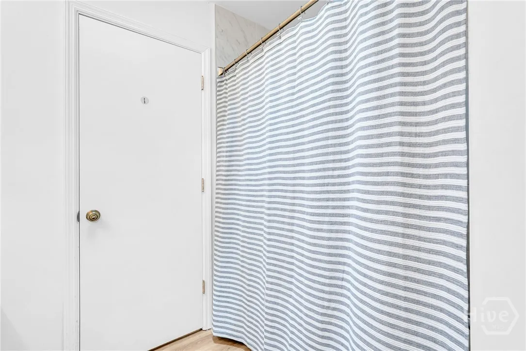 Savannah, Georgia 31411, United States, 4 Bedrooms Bedrooms, ,3 BathroomsBathrooms,Residential,Pending,195688