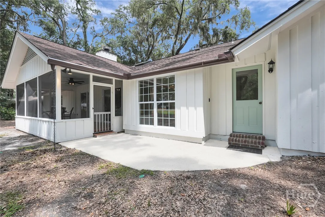 Savannah, Georgia 31411, United States, 4 Bedrooms Bedrooms, ,3 BathroomsBathrooms,Residential,Pending,195688