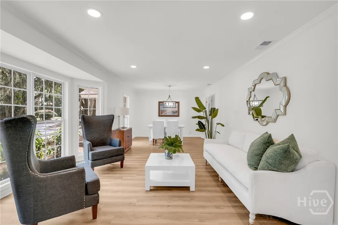 Savannah, Georgia 31411, United States, 4 Bedrooms Bedrooms, ,3 BathroomsBathrooms,Residential,Pending,195688