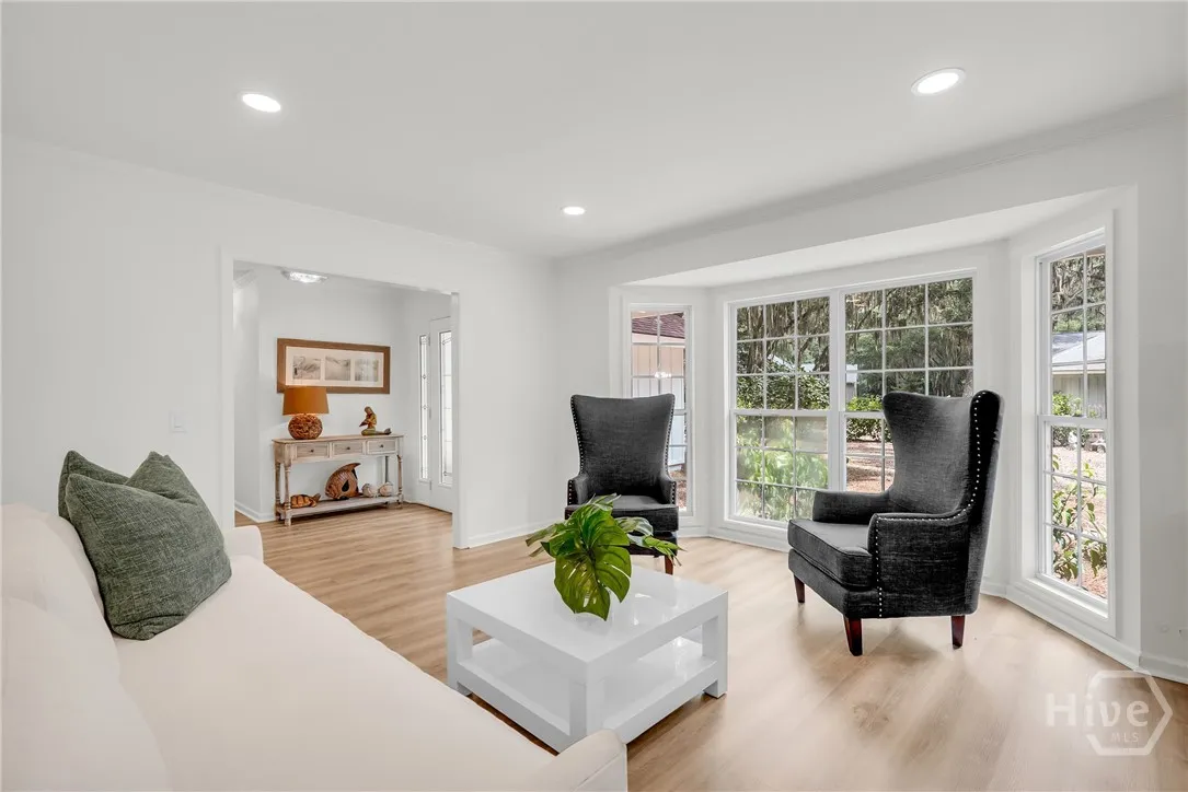 Savannah, Georgia 31411, United States, 4 Bedrooms Bedrooms, ,3 BathroomsBathrooms,Residential,Pending,195688