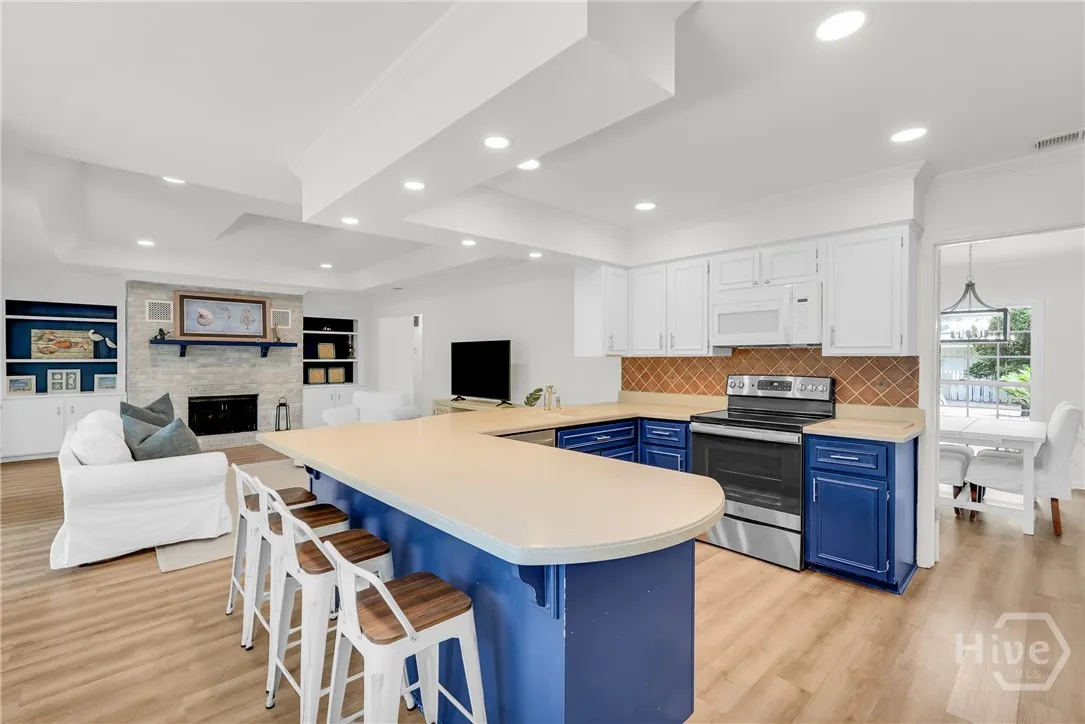 Savannah, Georgia 31411, United States, 4 Bedrooms Bedrooms, ,3 BathroomsBathrooms,Residential,Pending,195688