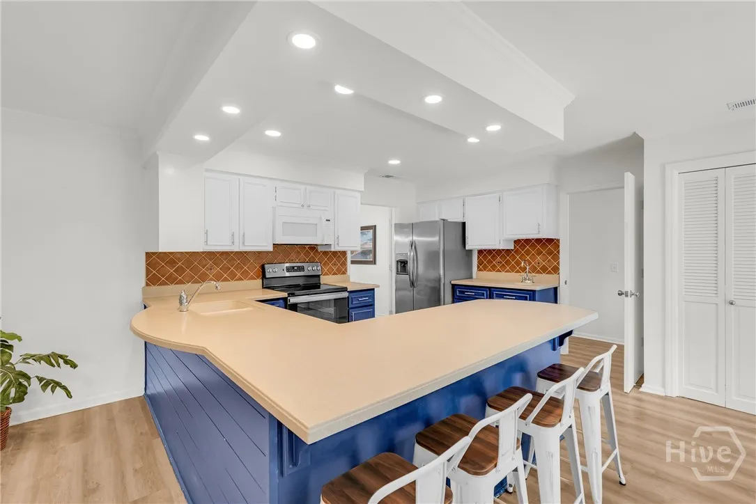 Savannah, Georgia 31411, United States, 4 Bedrooms Bedrooms, ,3 BathroomsBathrooms,Residential,Pending,195688