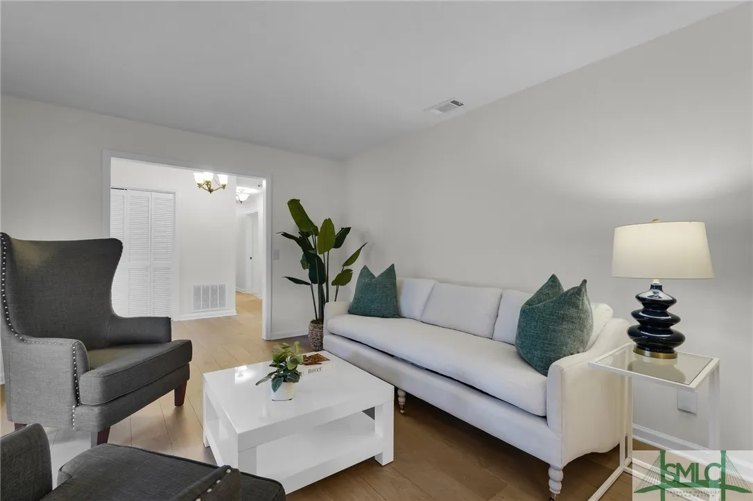 Savannah, Georgia 31411, United States, 3 Bedrooms Bedrooms, ,2 BathroomsBathrooms,Residential,Active,815