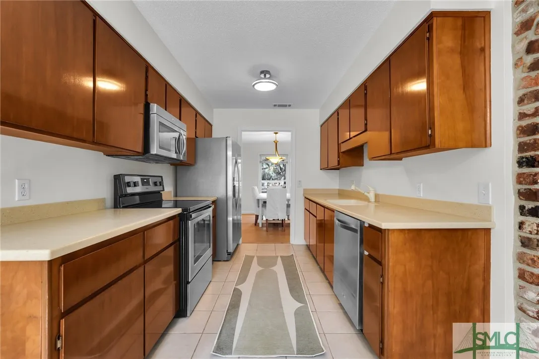 Savannah, Georgia 31411, United States, 3 Bedrooms Bedrooms, ,2 BathroomsBathrooms,Residential,Active,815