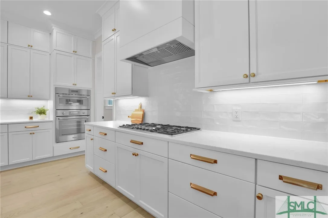 Savannah, Georgia 31411, United States, 3 Bedrooms Bedrooms, ,4 BathroomsBathrooms,Residential,Active,99185