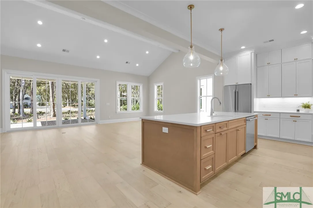 Savannah, Georgia 31411, United States, 3 Bedrooms Bedrooms, ,4 BathroomsBathrooms,Residential,Active,99185