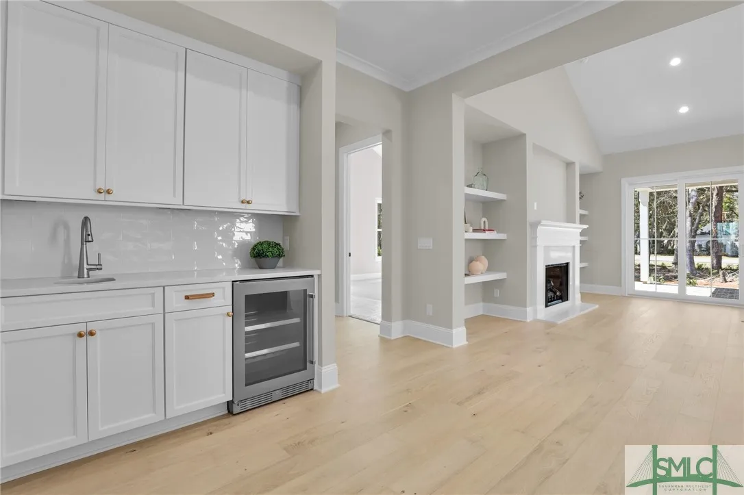 Savannah, Georgia 31411, United States, 3 Bedrooms Bedrooms, ,4 BathroomsBathrooms,Residential,Active,99185