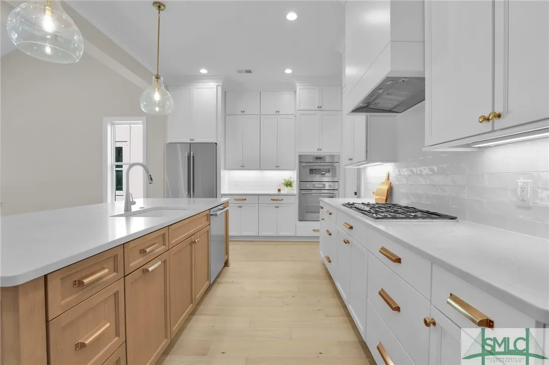 Savannah, Georgia 31411, United States, 3 Bedrooms Bedrooms, ,4 BathroomsBathrooms,Residential,Active,99185