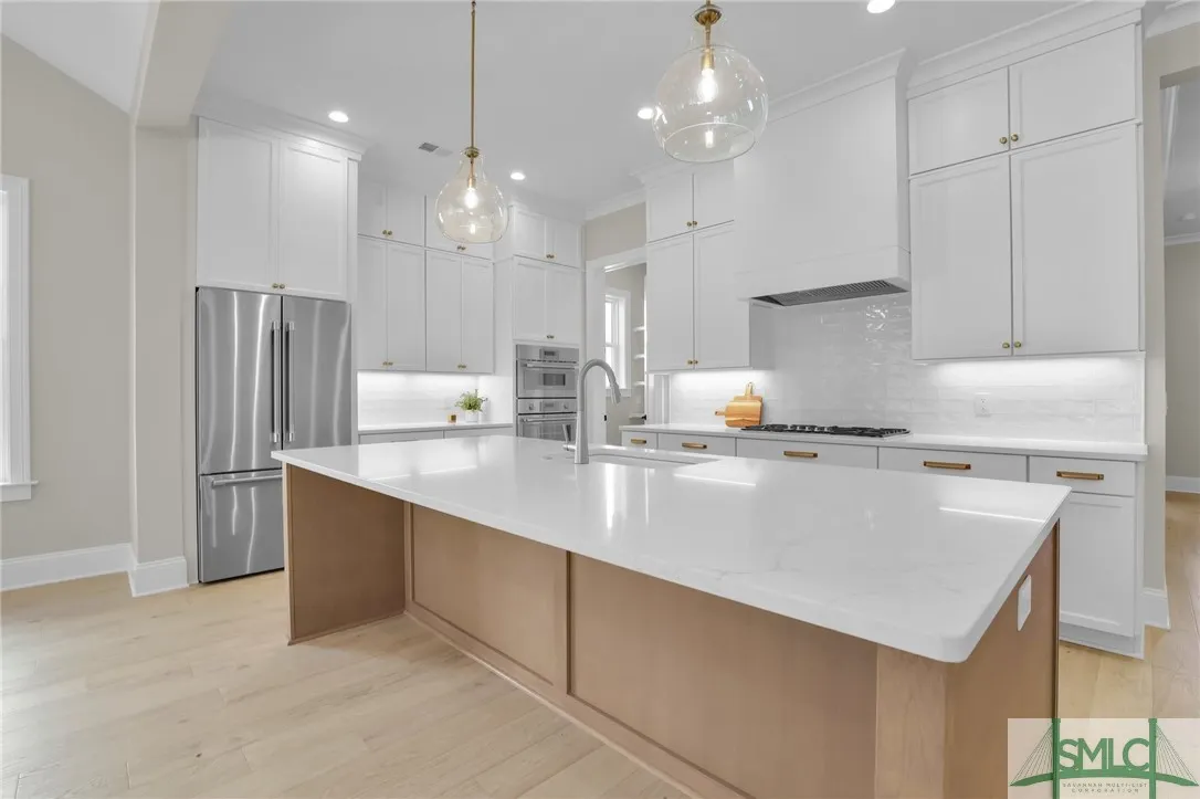 Savannah, Georgia 31411, United States, 3 Bedrooms Bedrooms, ,4 BathroomsBathrooms,Residential,Active,99185