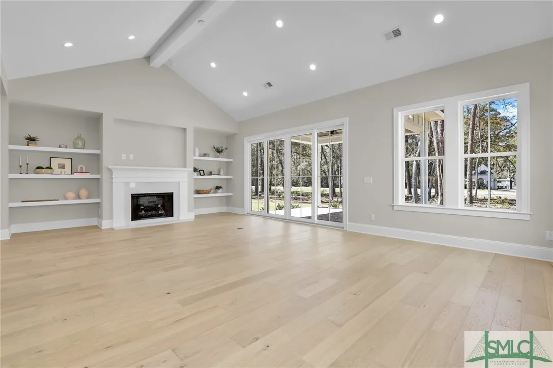 Savannah, Georgia 31411, United States, 3 Bedrooms Bedrooms, ,4 BathroomsBathrooms,Residential,Active,99185