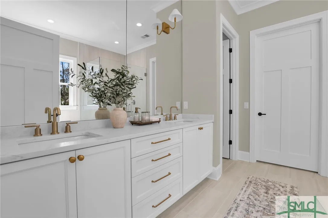 Savannah, Georgia 31411, United States, 3 Bedrooms Bedrooms, ,4 BathroomsBathrooms,Residential,Active,99185