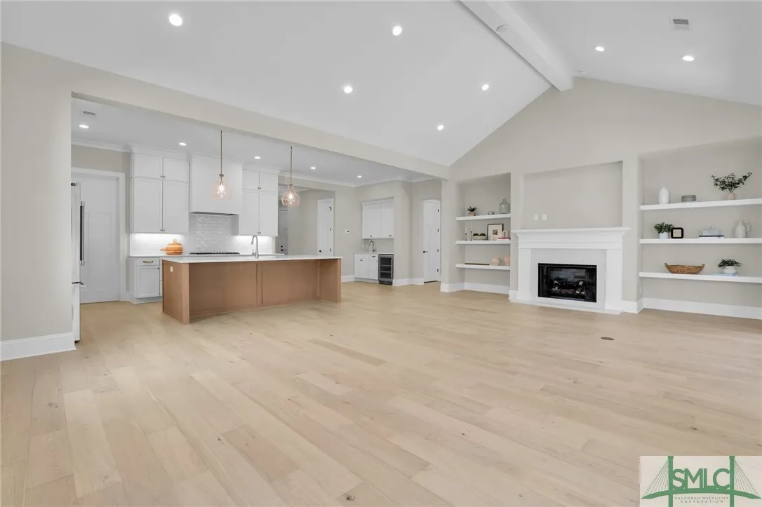 Savannah, Georgia 31411, United States, 3 Bedrooms Bedrooms, ,4 BathroomsBathrooms,Residential,Active,99185