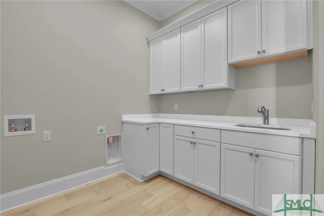 Savannah, Georgia 31411, United States, 3 Bedrooms Bedrooms, ,4 BathroomsBathrooms,Residential,Active,99185