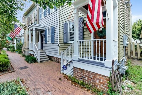 513 E Harris Street Savannah GA 31401