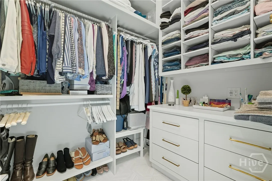 Savannah, Georgia 31411, United States, 4 Bedrooms Bedrooms, ,5 BathroomsBathrooms,Residential,Active,224297