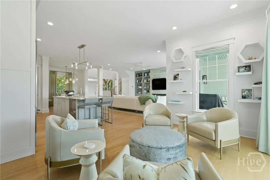 Savannah, Georgia 31411, United States, 4 Bedrooms Bedrooms, ,5 BathroomsBathrooms,Residential,Active,224297