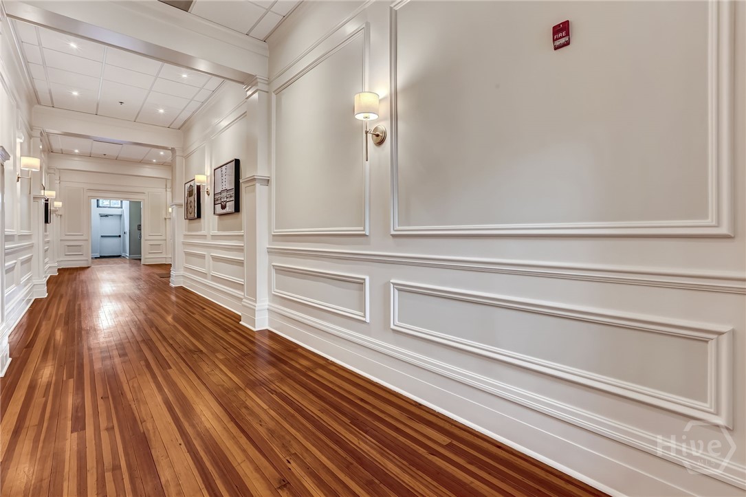 9 W York Street
