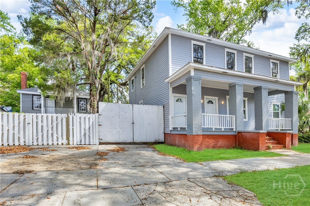 846 E 37th Street