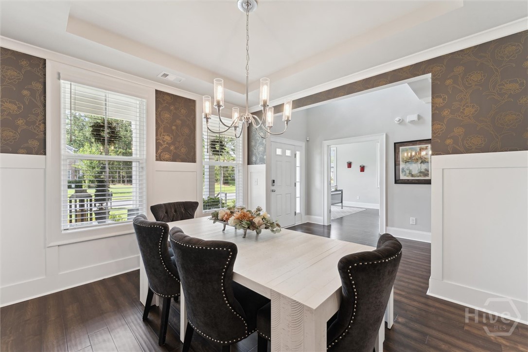 117 Oakcrest Drive W