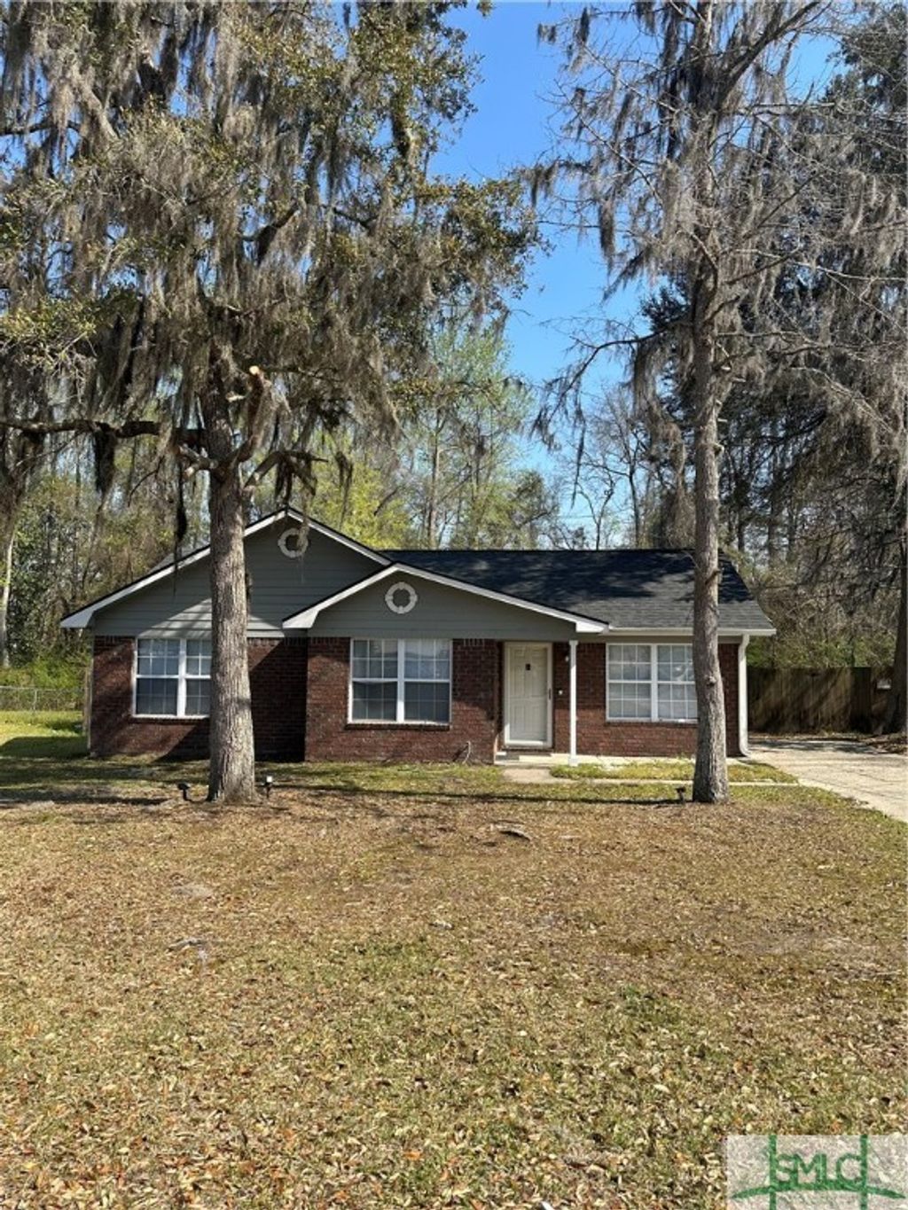 listing image 0