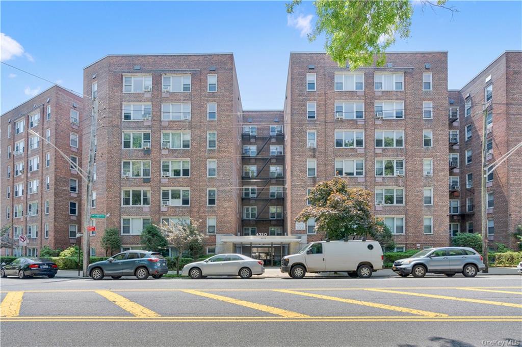 Property for Sale at Van Cortlandt Park 6G, Bronx, New York - Bedrooms: 1 
Bathrooms: 1 
Rooms: 4  - $135,000